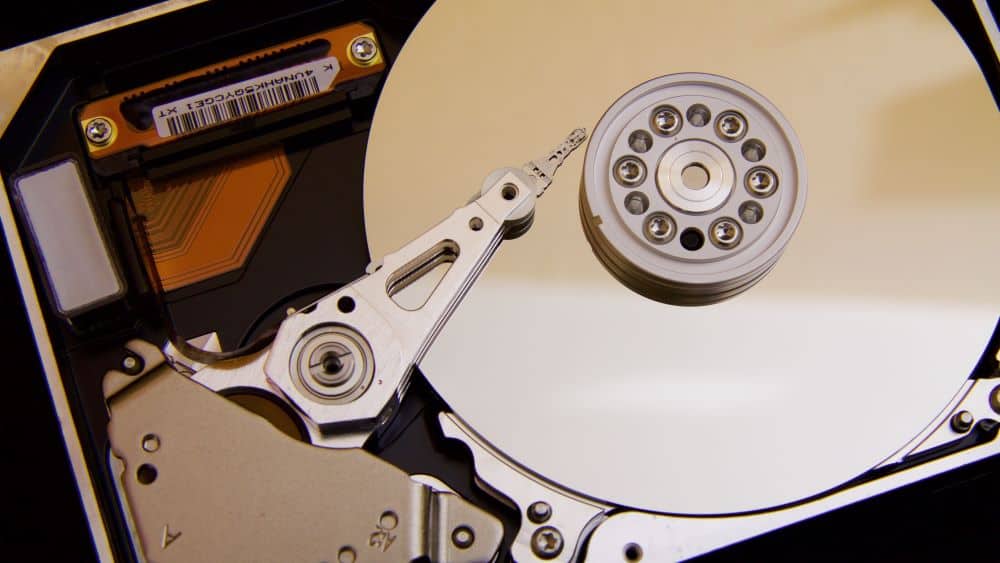 De daadwerkelijke schijf binnenin een hard disk drive.
