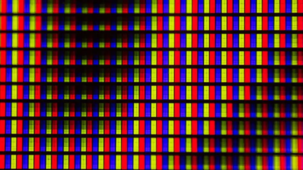 Het contrast van tussen lichte en donkere tinten van pixels in een oled scherm