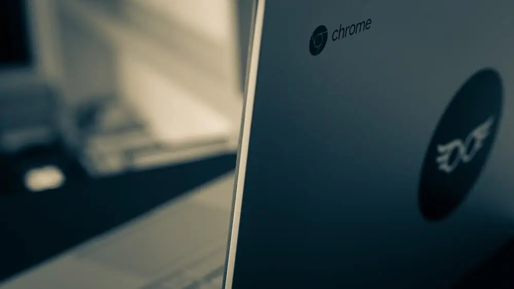 De achterkant van een Chromebook