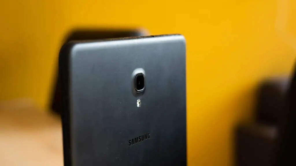 Close-up van de camera op een Samsung tablet